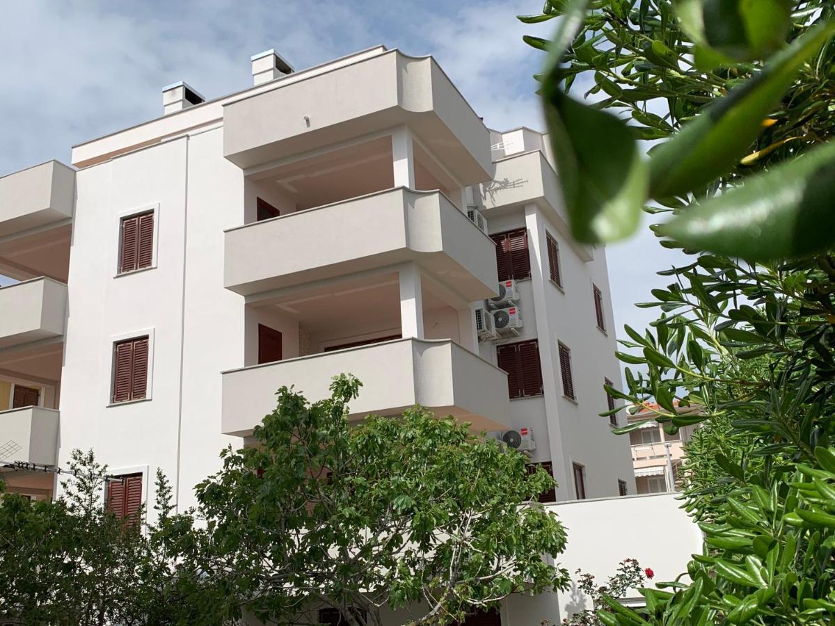 Maru Apartments Novalja Exterior foto